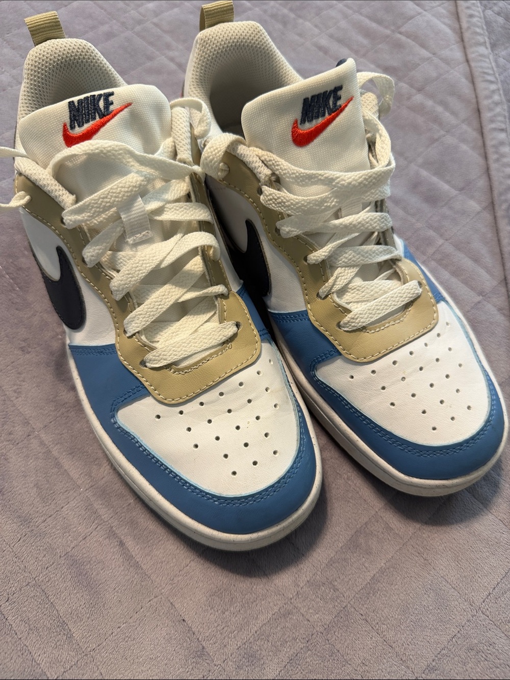 Nike Kids Low-Top Sneakers in White, Blue, Tan, Black